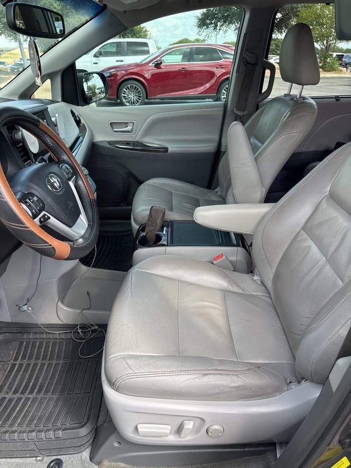 2017 Toyota Sienna XLE San Antonio TX