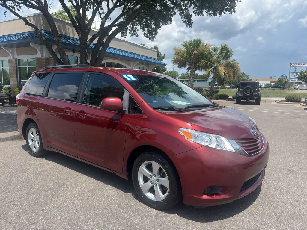 2017 Toyota Sienna XLE