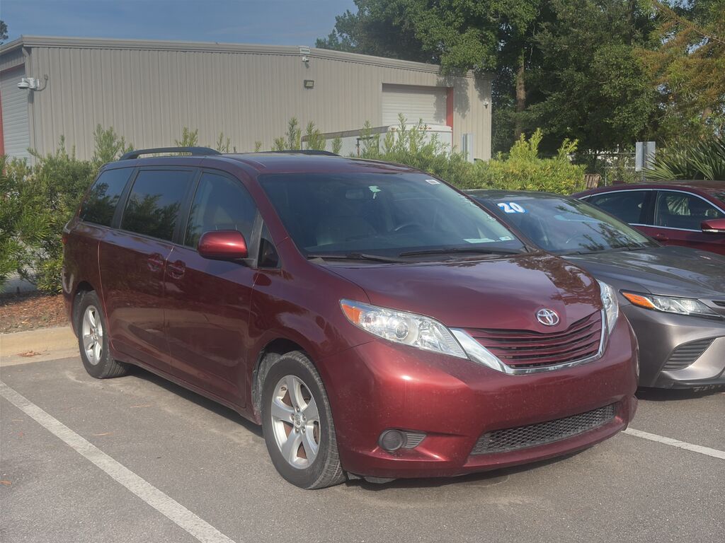 2017 Toyota Sienna XLE