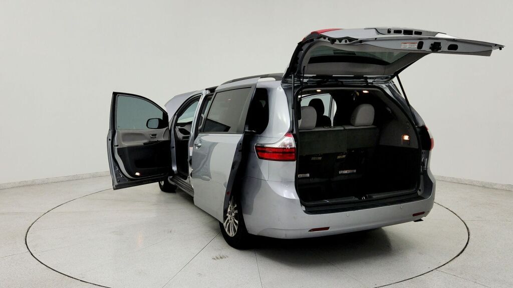 2017 Toyota Sienna XLE Laurel MD