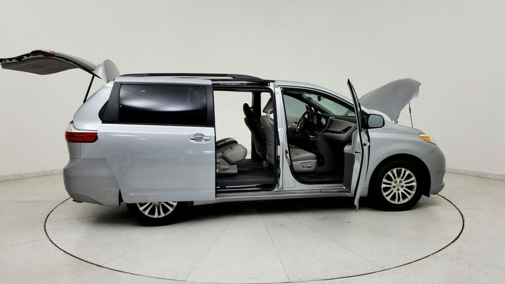 2017 Toyota Sienna XLE Laurel MD