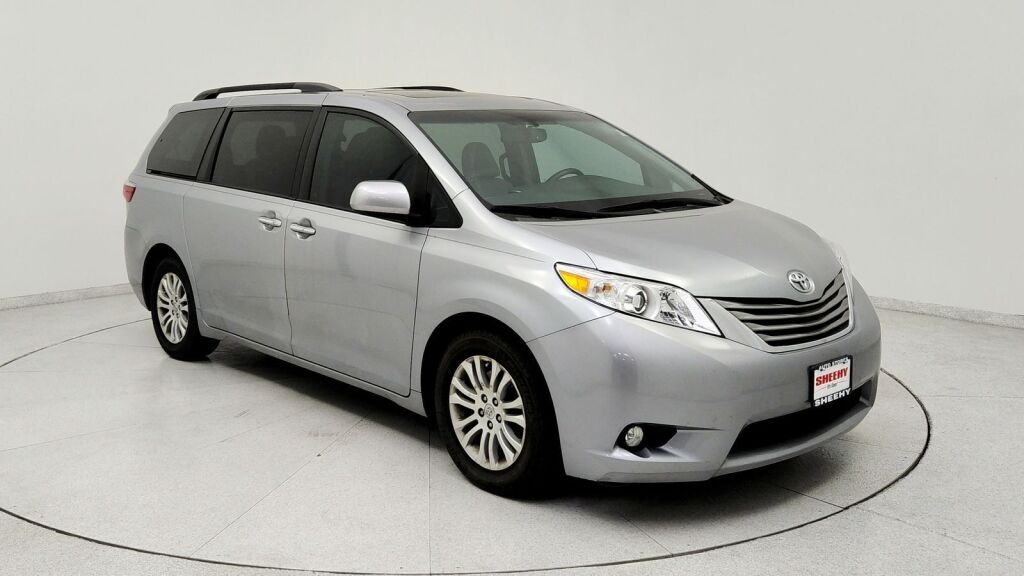 2017 Toyota Sienna XLE