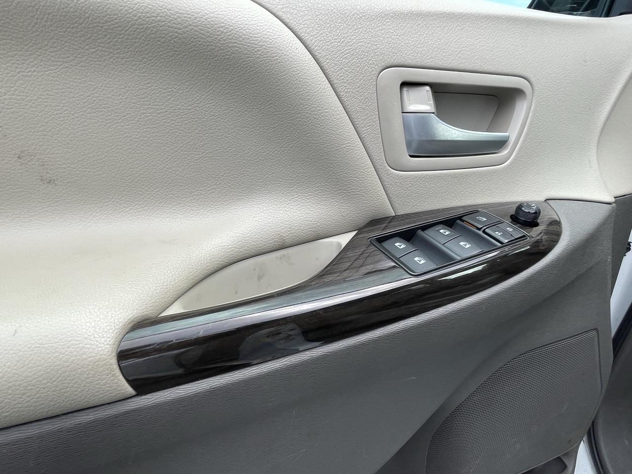 2017 Toyota Sienna XLE Alexandria VA