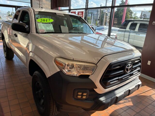 2017 Toyota Tacoma SR