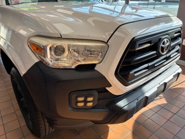 2017 Toyota Tacoma SR