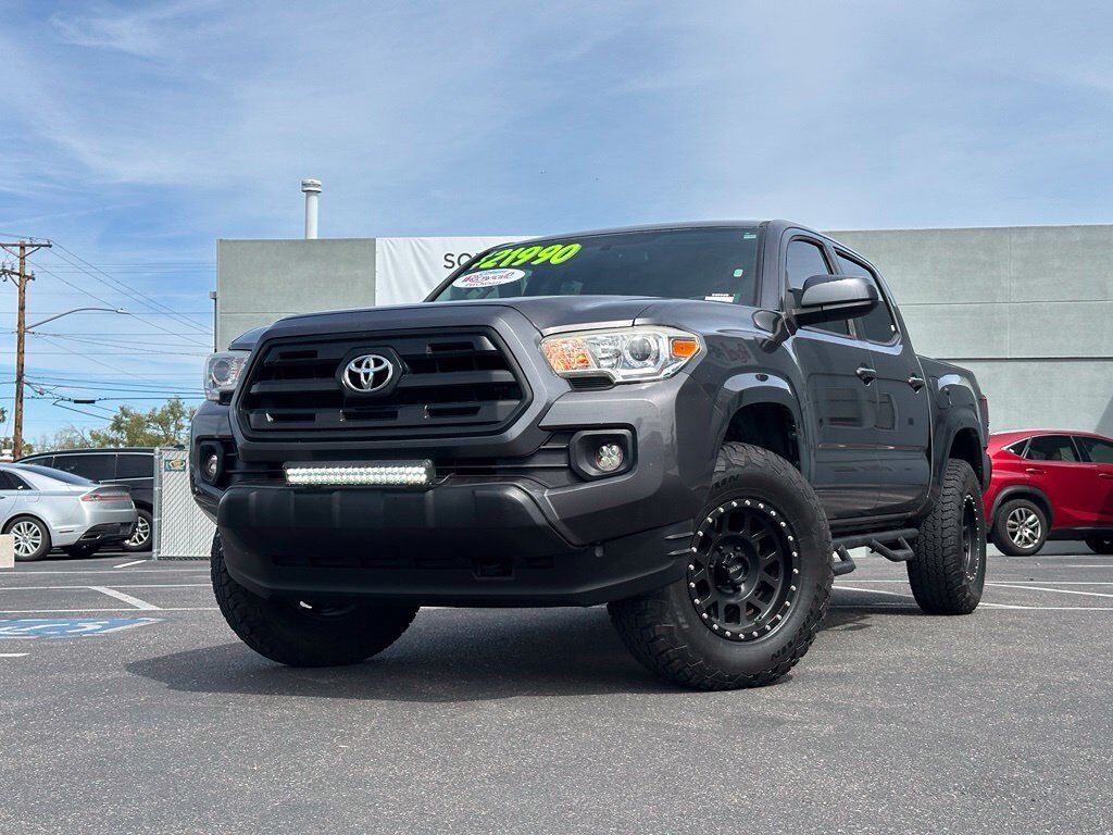 2017 Toyota Tacoma SR