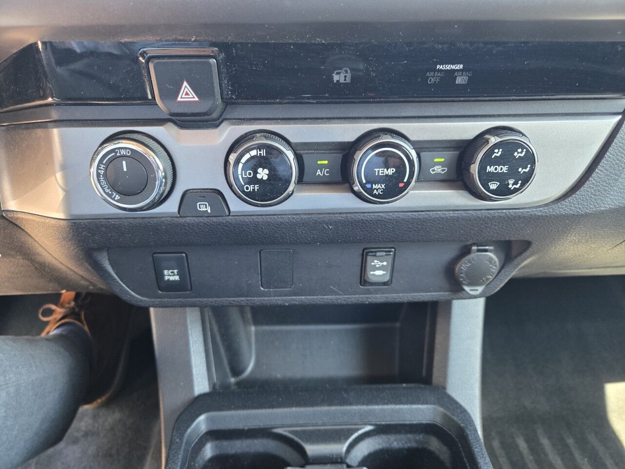 2017 Toyota Tacoma SR5 Charlton MA