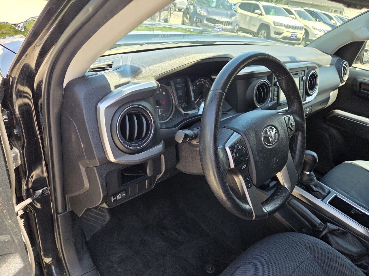 2017 Toyota Tacoma SR5 Charlton MA