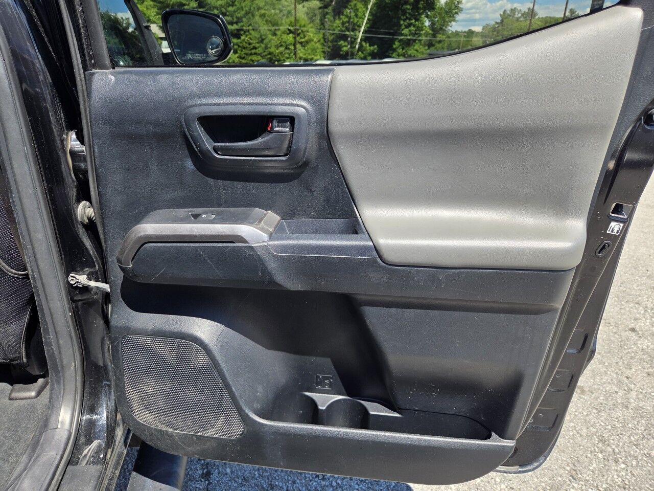 2017 Toyota Tacoma SR5 Charlton MA