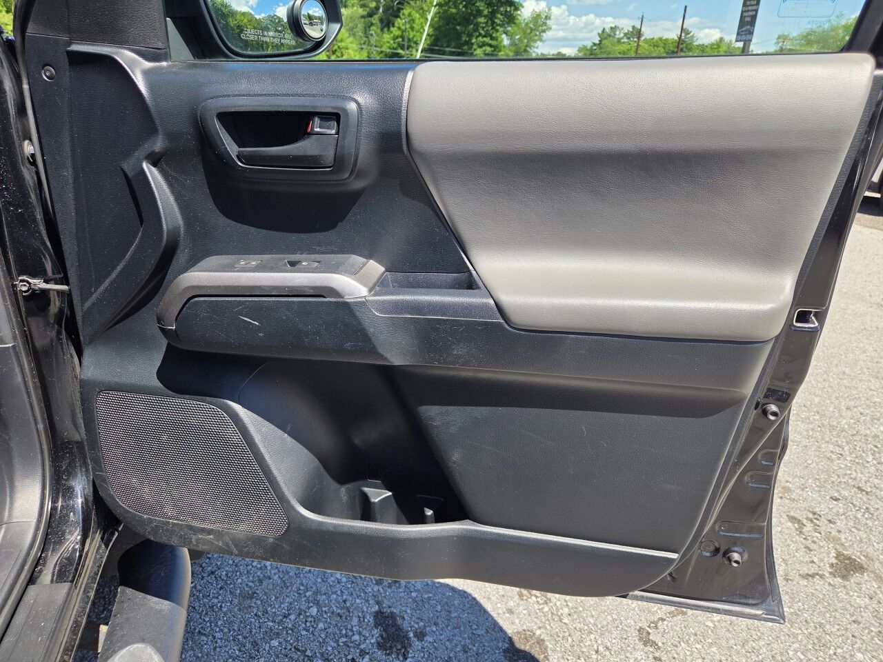2017 Toyota Tacoma SR5 Charlton MA