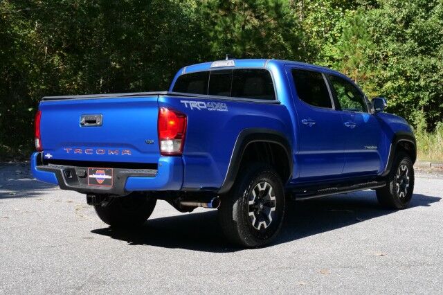 2017 Toyota Tacoma TRD Off Road 4X4 / TECH PKG / Sunroof / Heated Seats! High Point NC