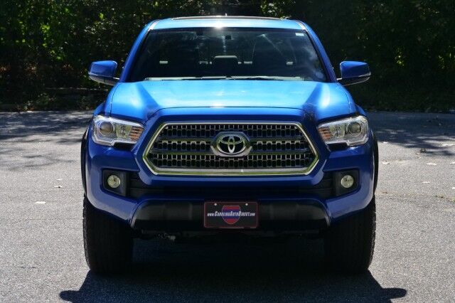 2017 Toyota Tacoma TRD Off Road 4X4 / TECH PKG / Sunroof / Heated Seats! High Point NC