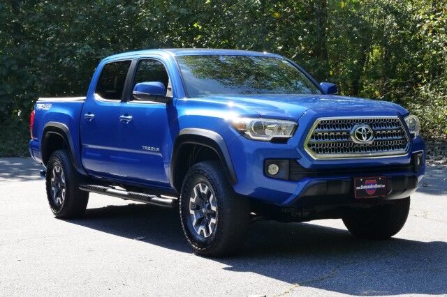 2017 Toyota Tacoma TRD Off Road 4X4 / TECH PKG / Sunroof / Heated Seats! High Point NC