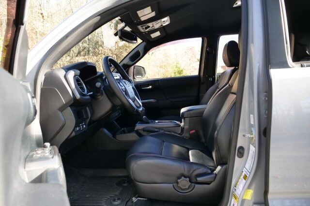 2017 Toyota Tacoma TRD Pro 4X4 / Heated Leather Seats / AMP Boards! High Point NC