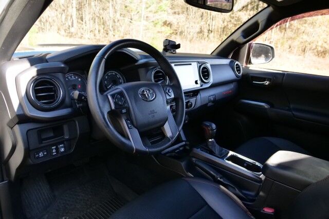 2017 Toyota Tacoma TRD Pro 4X4 / Heated Leather Seats / AMP Boards! High Point NC