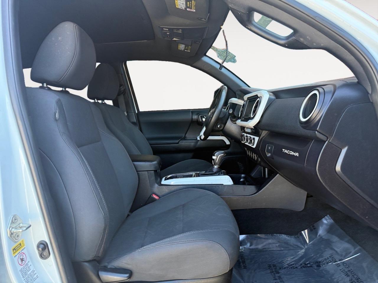 2017 Toyota Tacoma TRD Sport, HEATED SEATS, POWER MIRRORS, NAVIGATION, BACKUP CAMERA, PUSH BUTTON START, BED LINER, TOW PACKAGE, RUNNING BOARDS, POWER SLIDING REAR WINDOW, SUNROOF, APPLE CARPLAY/ANDROID AUTO, LOW MILES, CLEAN CARFAX! Norfolk VA