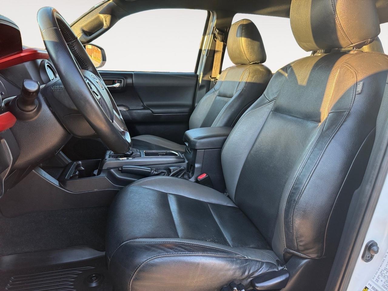 2017 Toyota Tacoma TRD Sport, RUNNING BOARDS, TOW PACKAGE, BACKUP CAMERA, OFF ROAD TIRES, ALL WEATHER FLOOR MATS, SLIDING REAR WINDOW, POWER MIRRORS, KEYLESS START, COME AND TEST DRIVE THIS TACOMA TODAY!