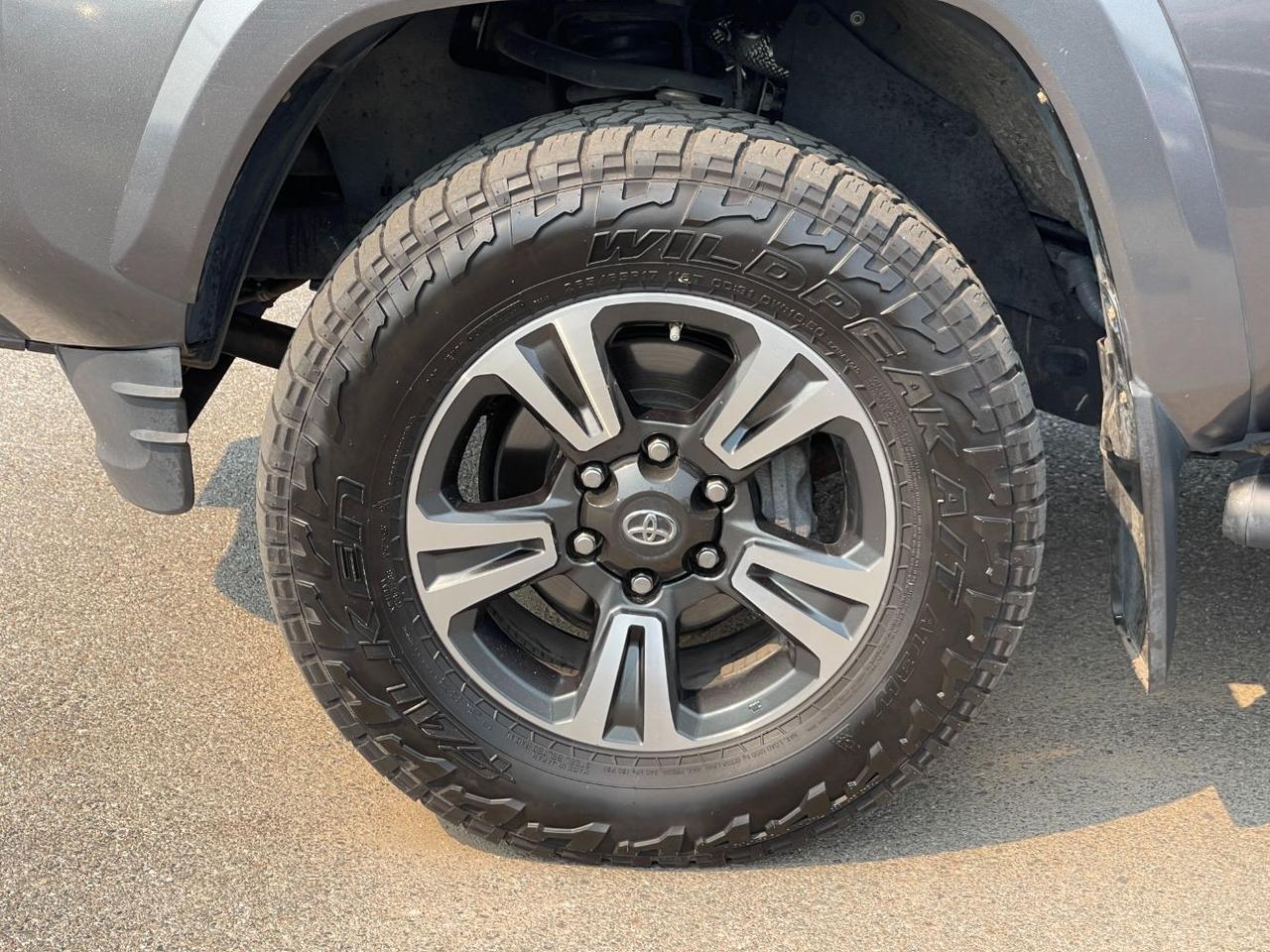 2017 Toyota Tacoma sr5 Hayden ID