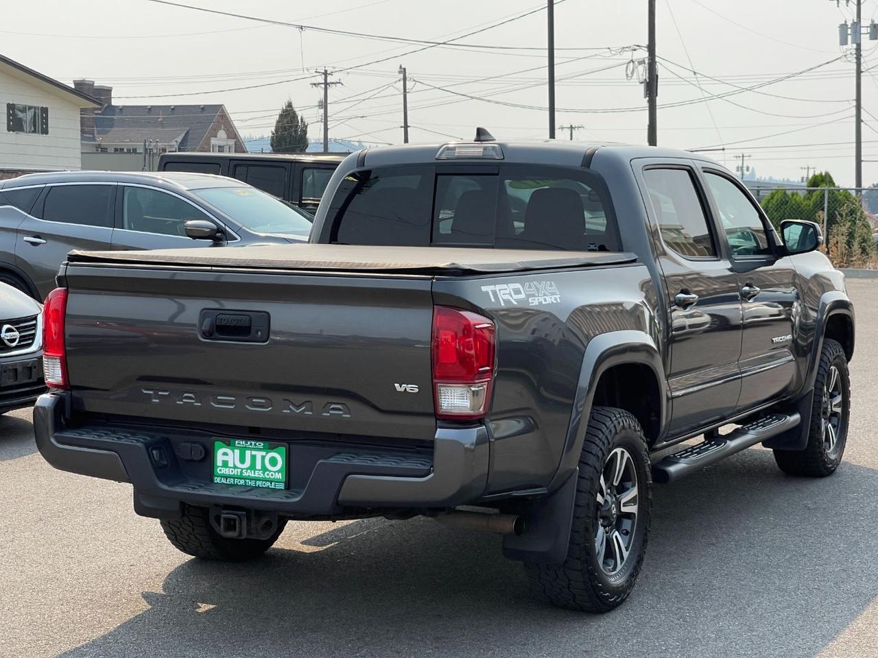 2017 Toyota Tacoma sr5 Hayden ID