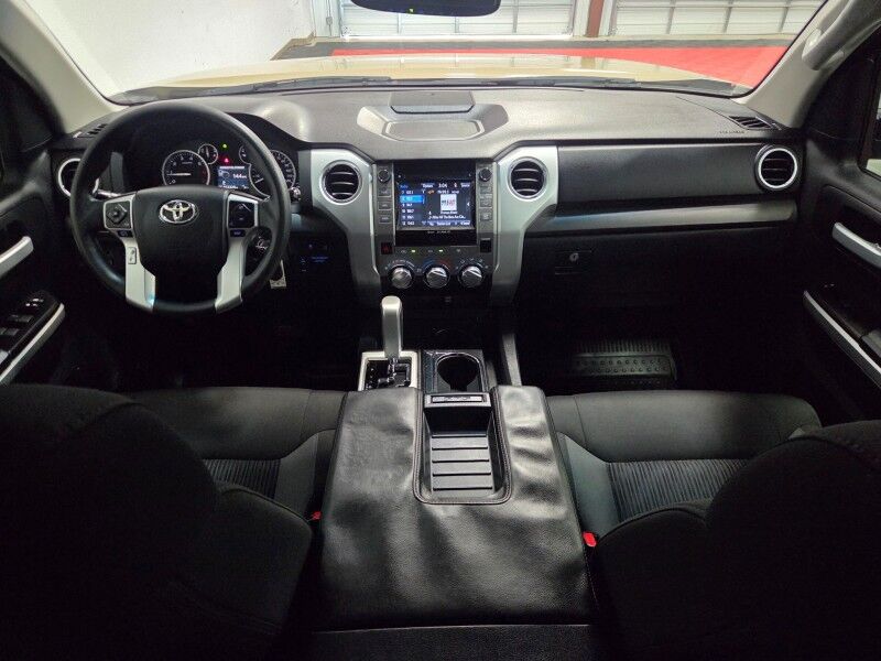 2017 Toyota Tundra SR5 photo 2