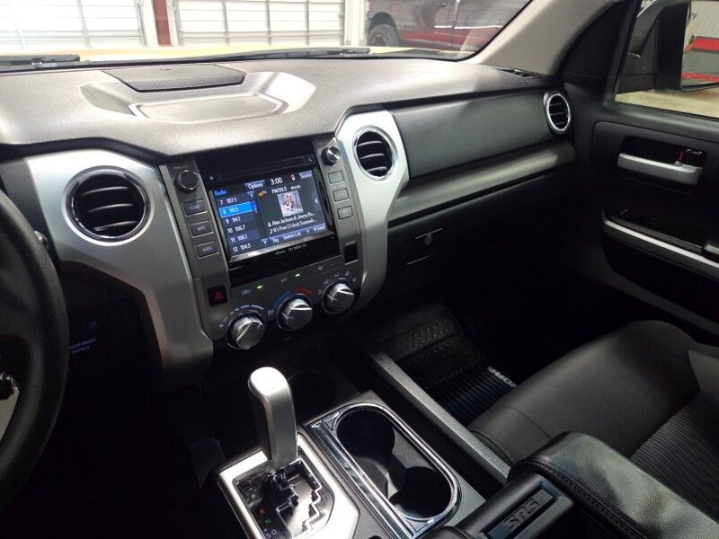 2017 Toyota Tundra 2WD SR5 Crew Max 5.7L V8 FREE WARRANTY Arlington TX