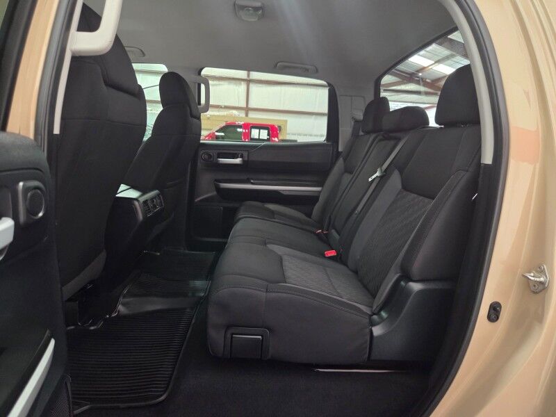 2017 Toyota Tundra SR5 photo 4