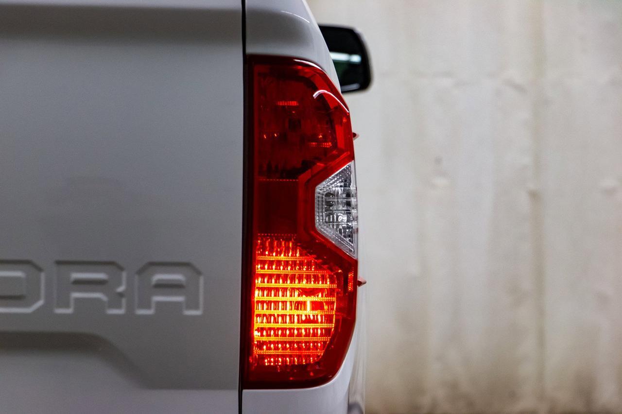 2017 Toyota Tundra 4x4 Crew Cab Platinum Leather Roof Nav Red Deer AB