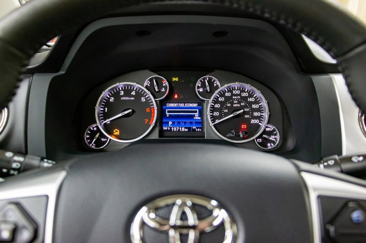 2017 Toyota Tundra 4x4 Crew Cab Platinum Leather Roof Nav Red Deer AB