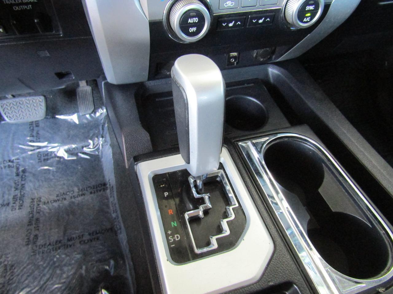 2017 Toyota Tundra Limited CrewMax 5.5 Bed 5.7L FFV (SE) Grand Prairie TX