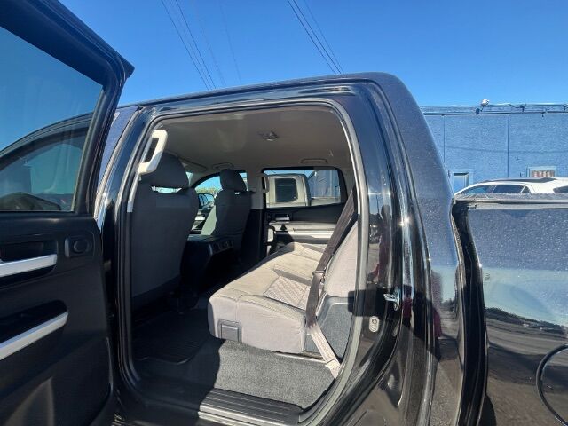 2017 Toyota Tundra SR5 5.7L V8