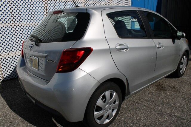 2017 Toyota Yaris 4DR HATCH L