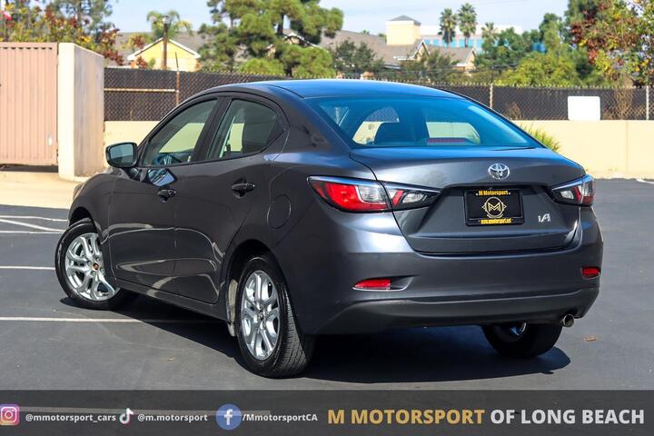 2017 Toyota Yaris iA photo 3