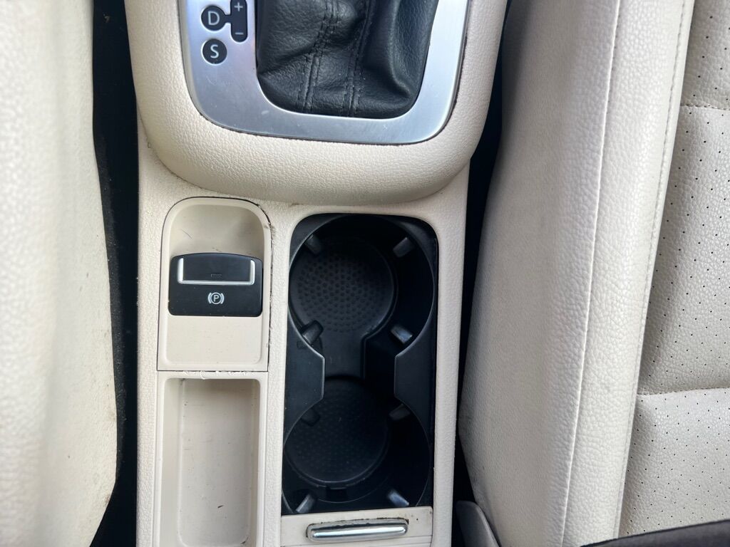 2017 VOLKSWAGEN TIGUAN 2.0T LIMITED S Des Moines WA