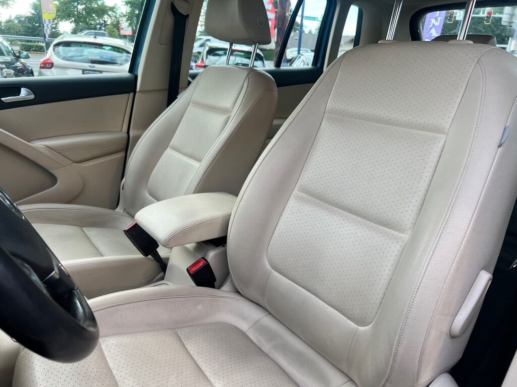 2017 VOLKSWAGEN TIGUAN 2.0T LIMITED S Des Moines WA