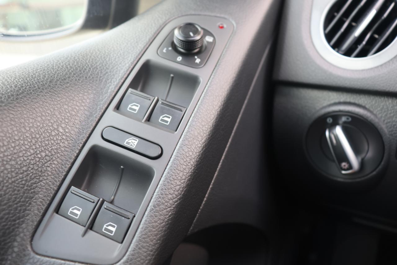 2017 VOLKSWAGEN TIGUAN S Houston TX