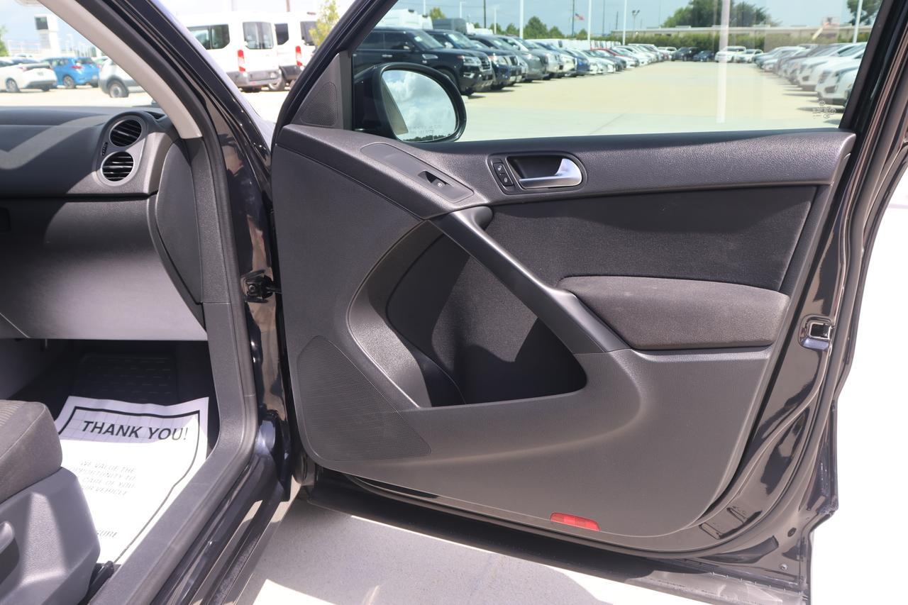 2017 VOLKSWAGEN TIGUAN S Houston TX