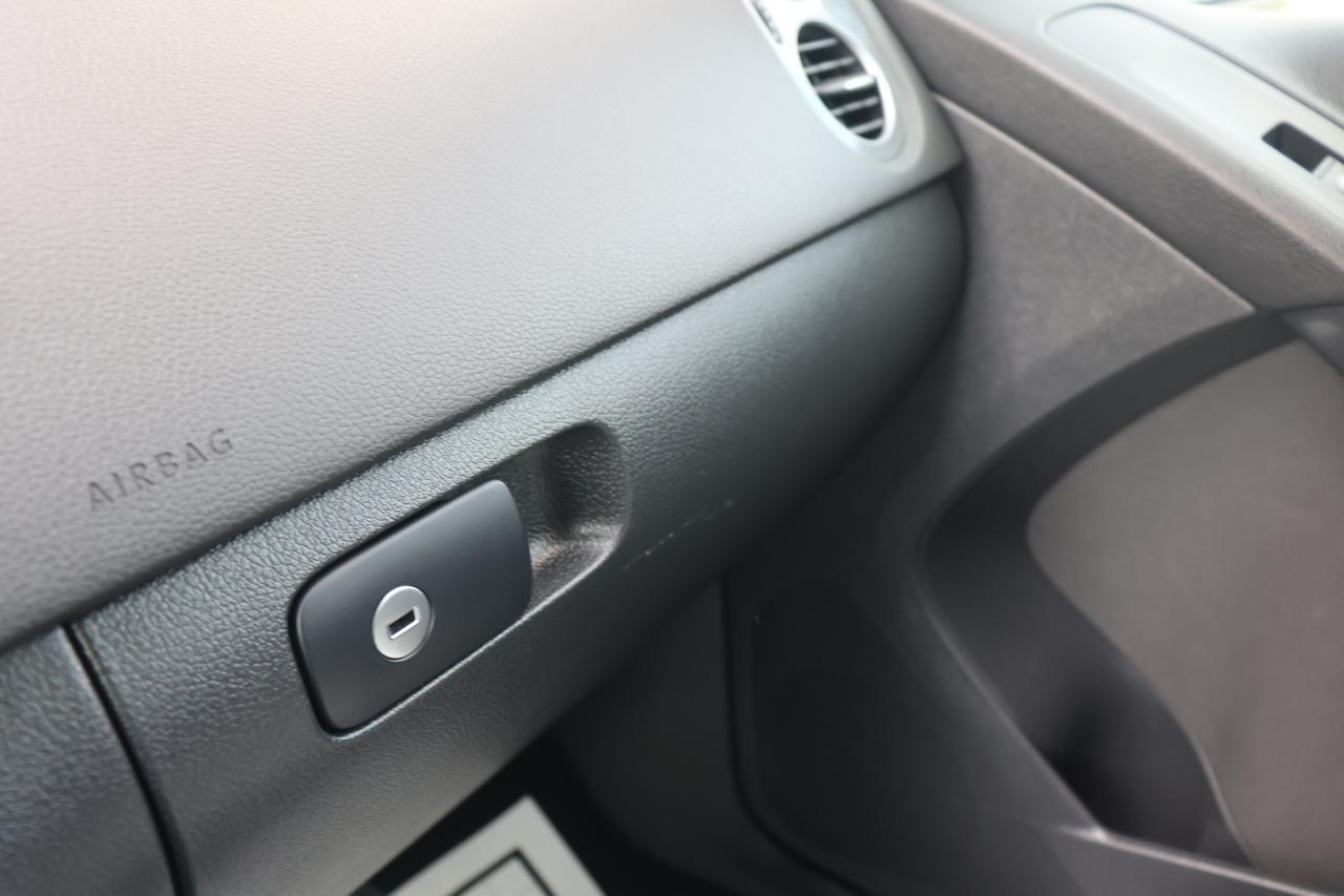 2017 VOLKSWAGEN TIGUAN S Houston TX
