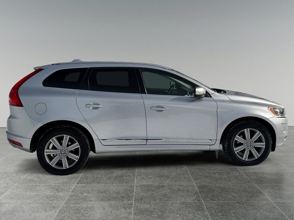 2017 VOLVO XC60 T5 INSCRIPTION Toledo OH