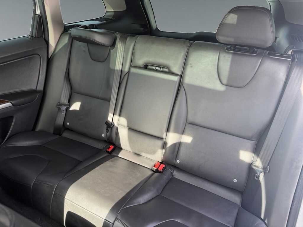 2017 VOLVO XC60 T5 INSCRIPTION Toledo OH