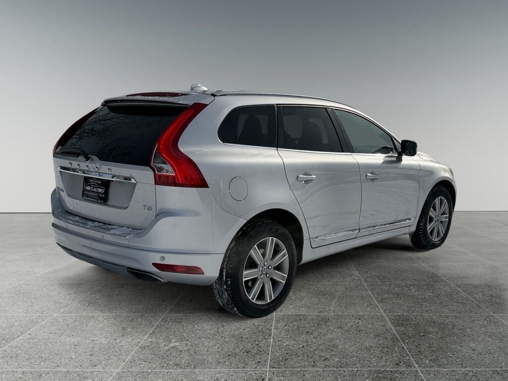 2017 VOLVO XC60 T5 INSCRIPTION Toledo OH