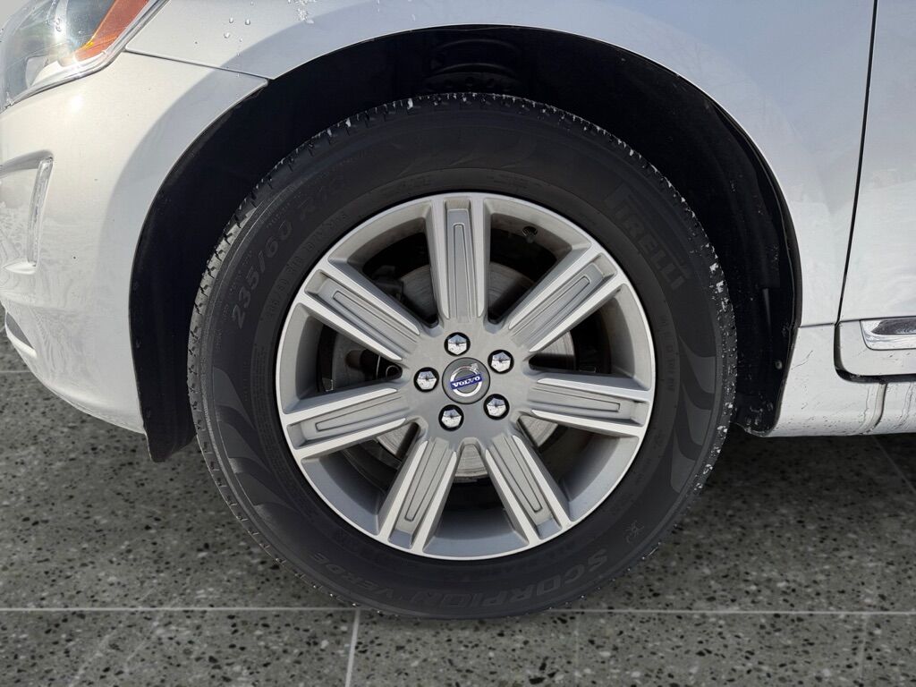 2017 VOLVO XC60 T5 INSCRIPTION Toledo OH