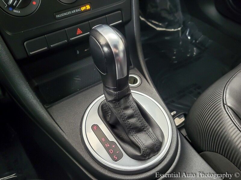 2017 Volkswagen Beetle 1.8T S Willowbrook IL