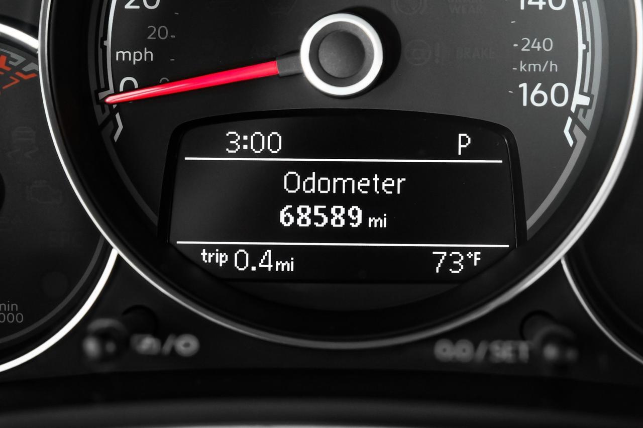 2017 Volkswagen Beetle 1.8T SE AUTOMATIC LEATHER HEATED SEATS REAR CAMERA KEYLESS START Carrollton TX