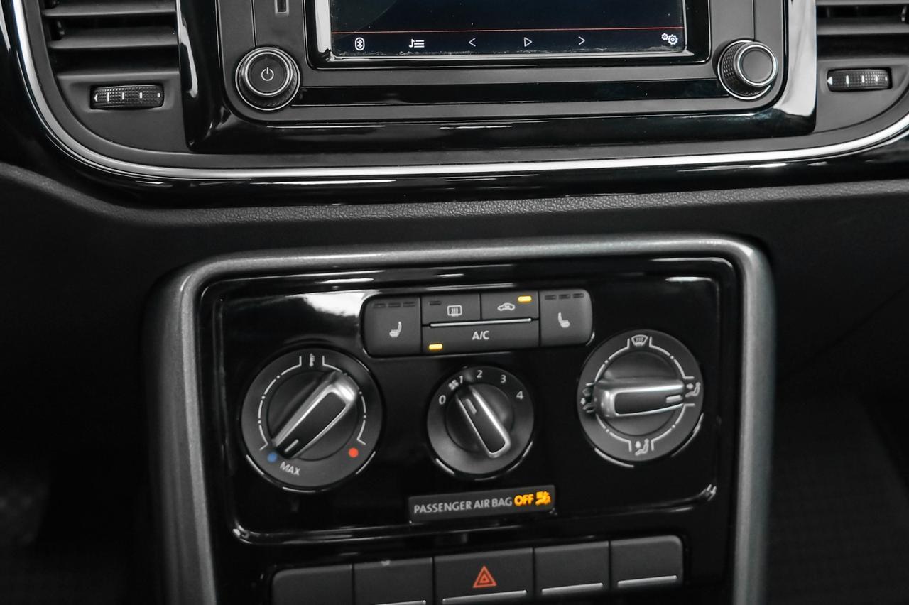 2017 Volkswagen Beetle 1.8T SE AUTOMATIC LEATHER HEATED SEATS REAR CAMERA KEYLESS START Carrollton TX