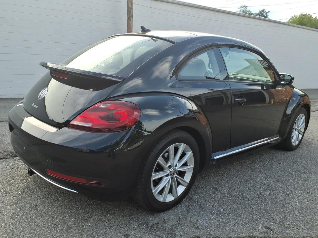 2017 Volkswagen Beetle 1.8T SE