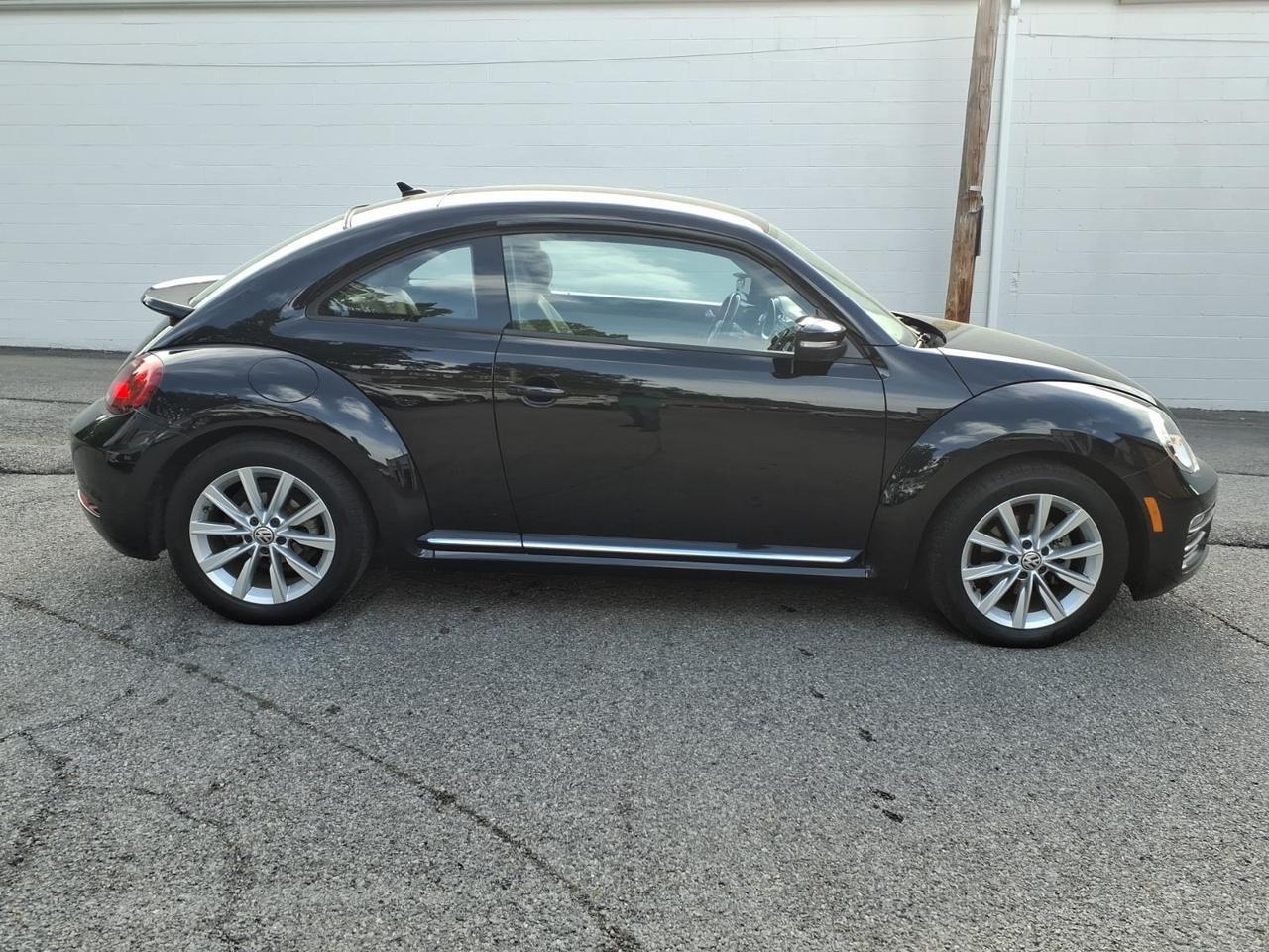 2017 Volkswagen Beetle 1.8T SE