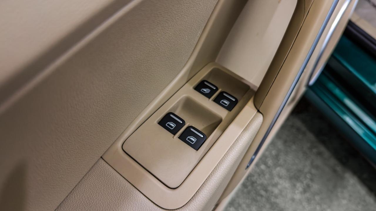 2017 Volkswagen Beetle Convertible 1.8T SEL Tallmadge OH