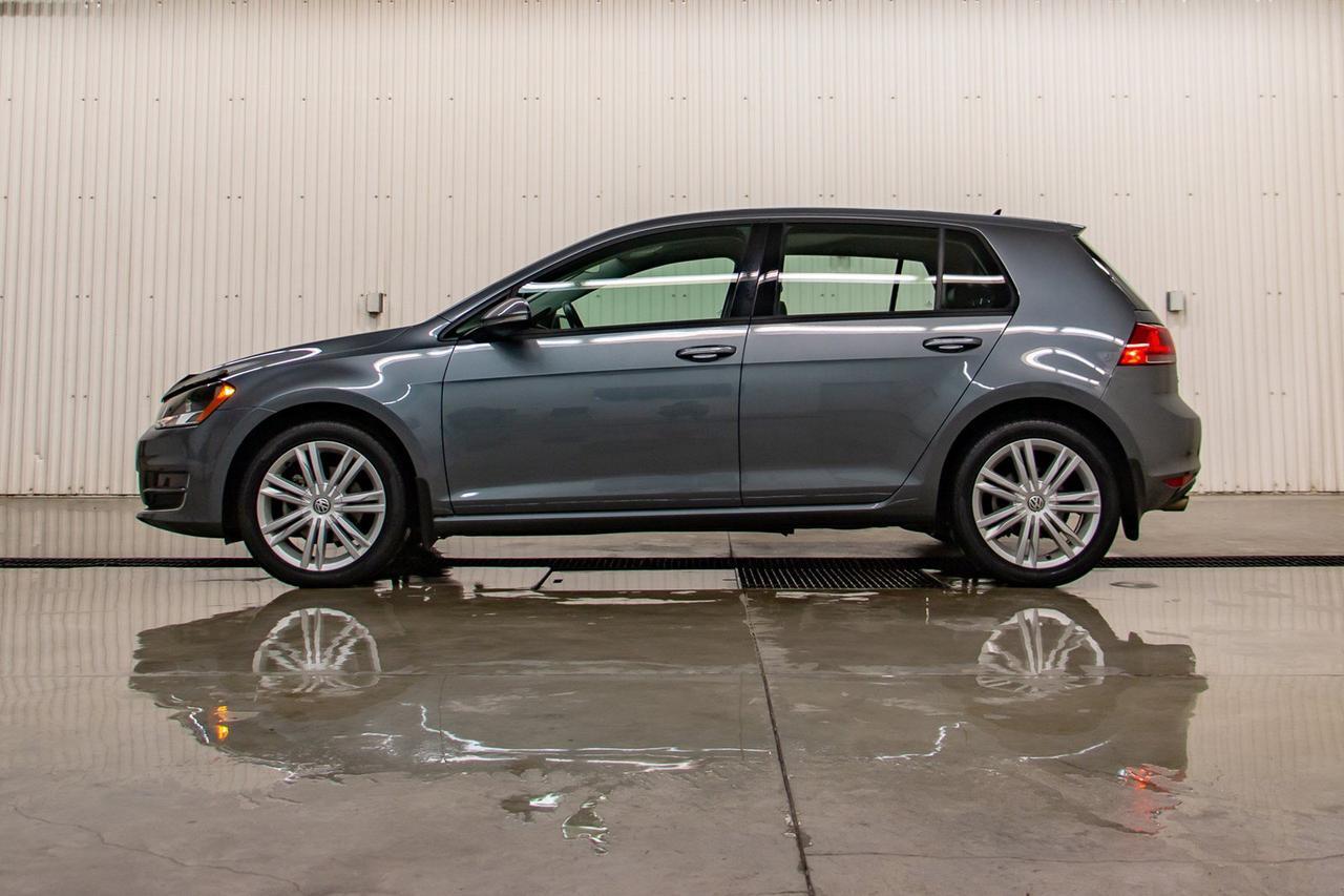 2017 Volkswagen Golf 5 Dr Highline Leather Roof Nav Red Deer AB