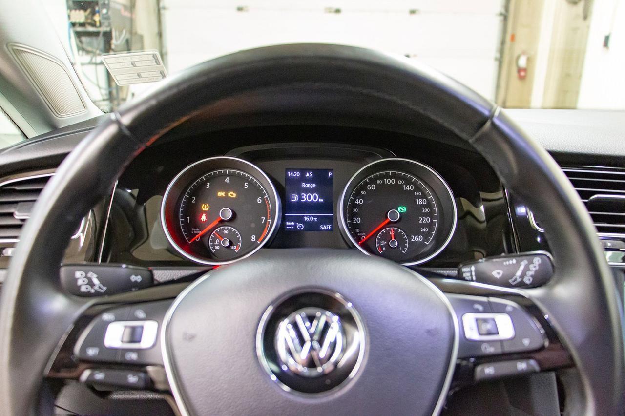 2017 Volkswagen Golf 5 Dr Highline Leather Roof Nav Red Deer AB