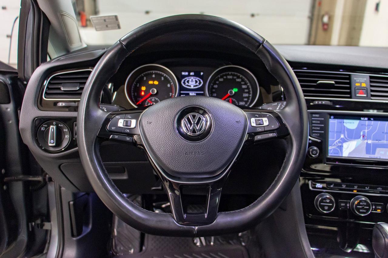 2017 Volkswagen Golf 5 Dr Highline Leather Roof Nav Red Deer AB